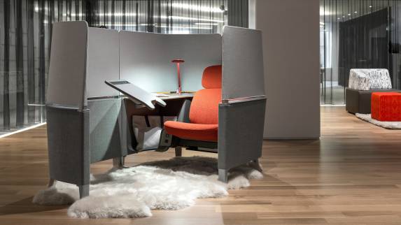 Brody Privacy Lounge Chair & Study Pod | Steelcase