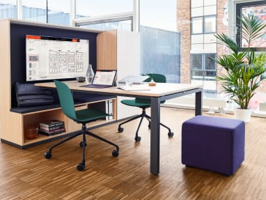 Taburete Alto Blanco patas madera Cavatina de Steelcase