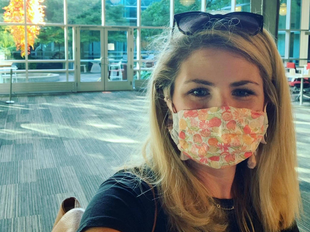 Employee wearing a mask