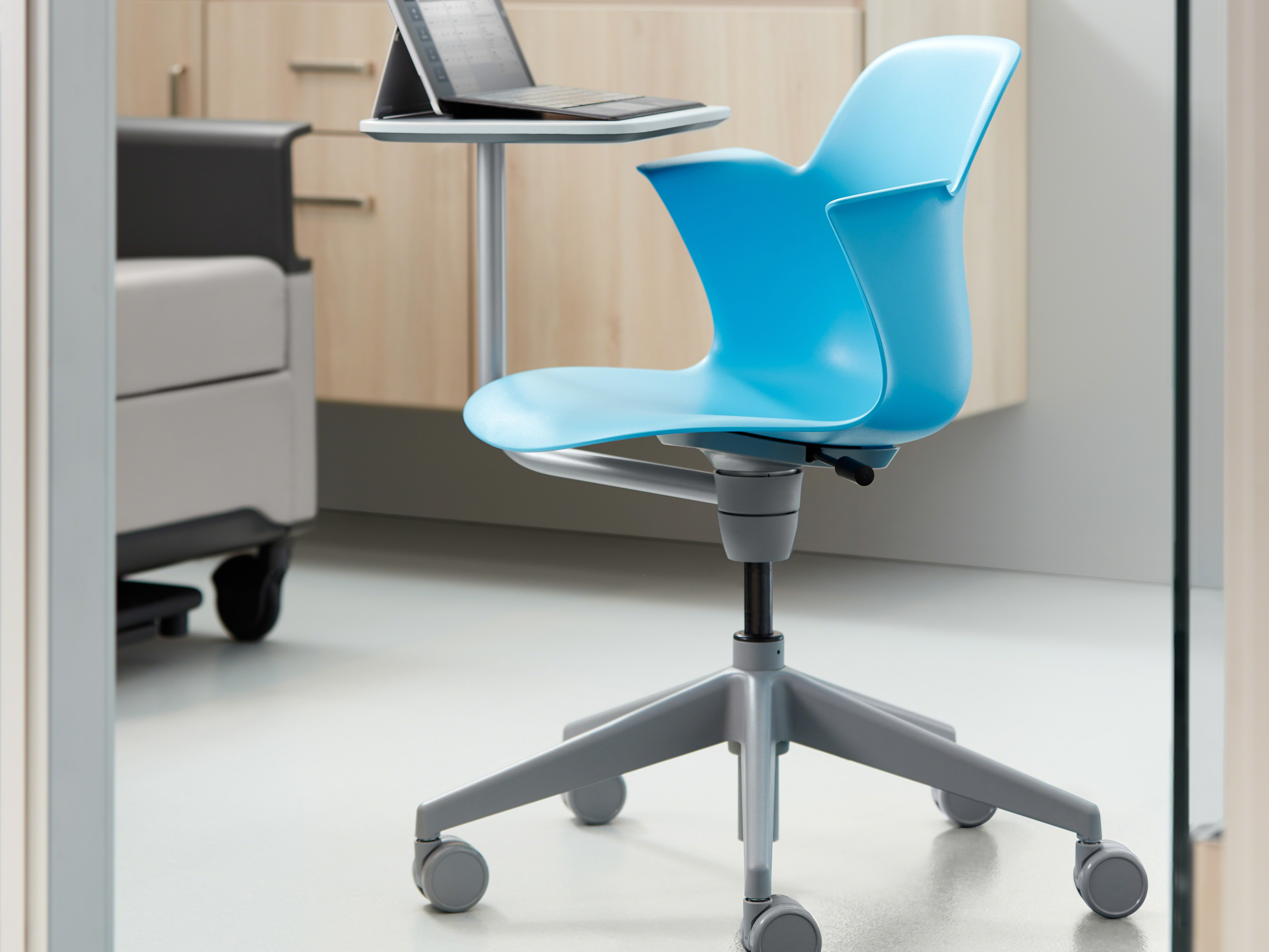 steelcase стол с подъемным механизмом