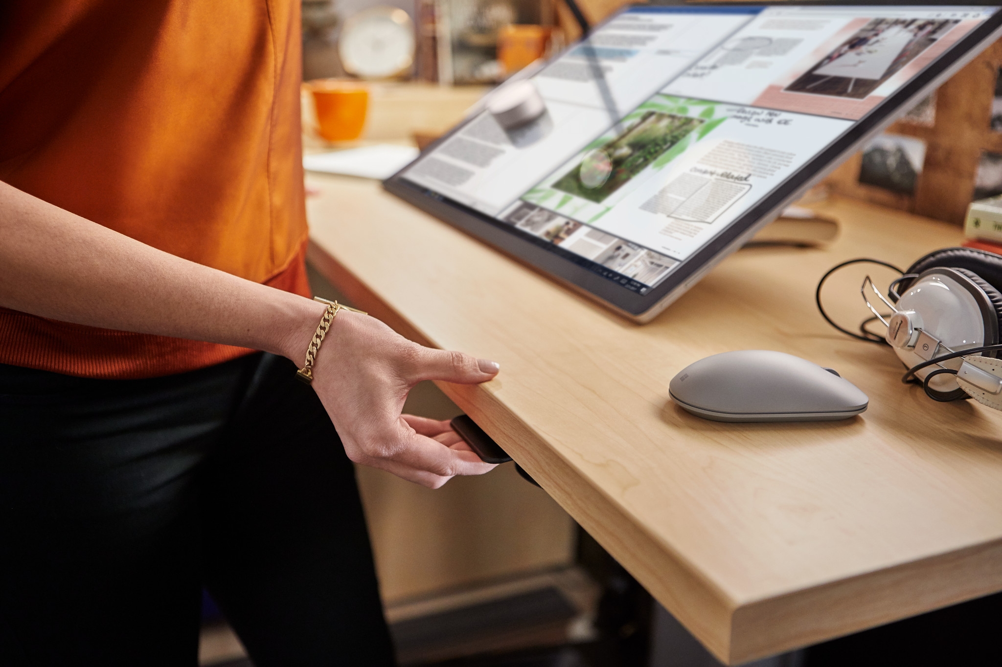 Airtouch Stand Up Workspace & Ergonomic Desk Steelcase