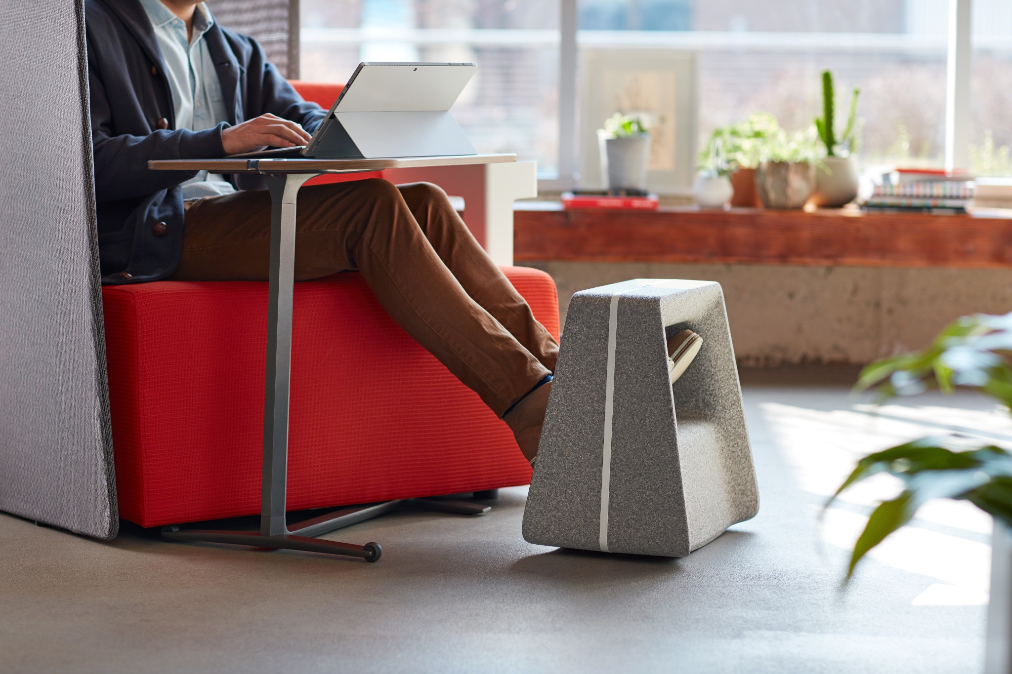 Campfire Lounge Under Desk Footrest | Steelcase